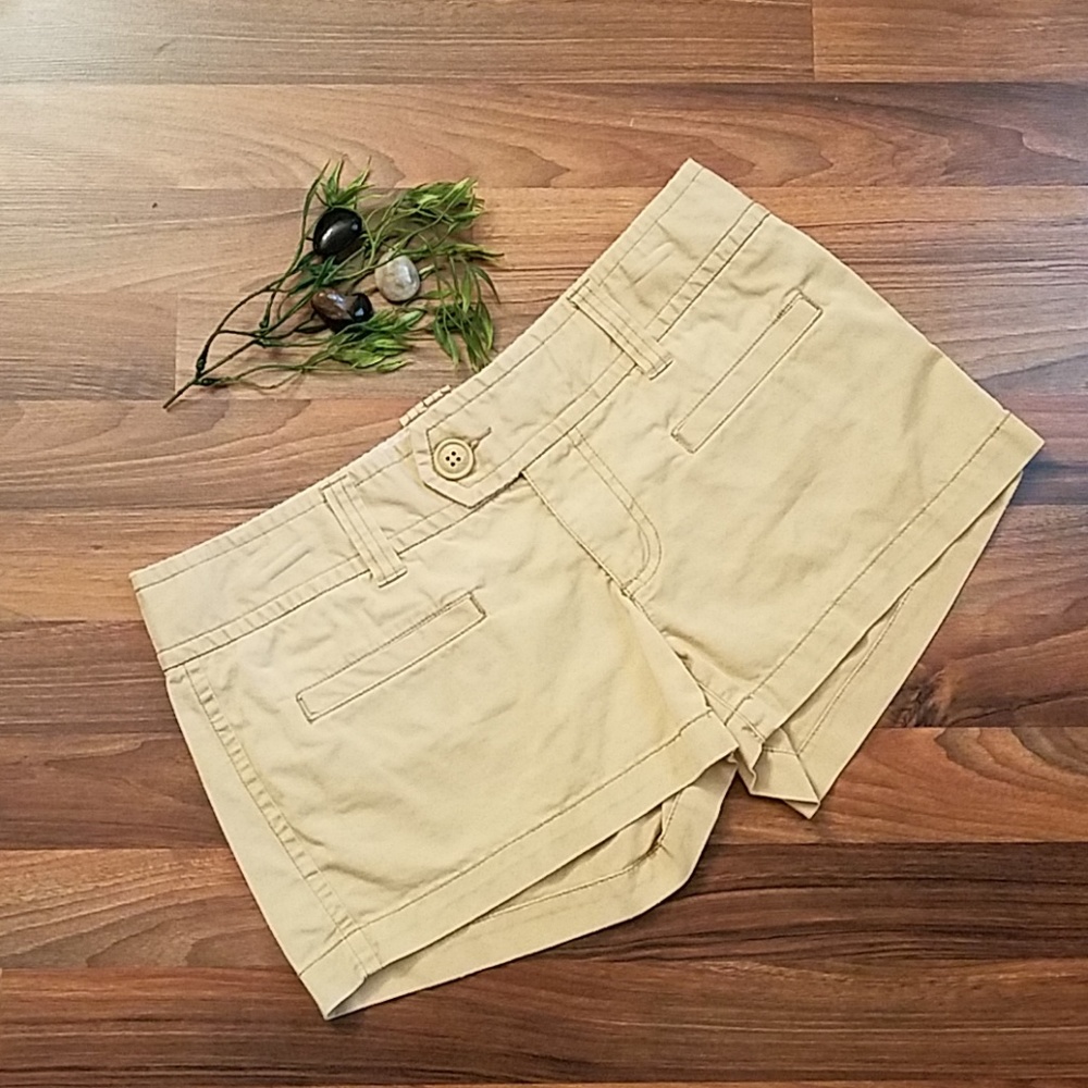 American Eagle Outfitters khaki shorts